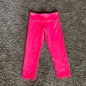 Capri length hot pink Lululemon leggings